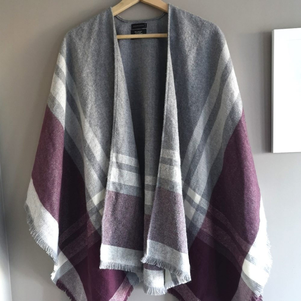 Simon's poncho